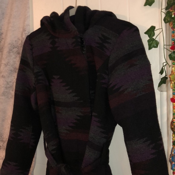 STEVE MADDEN BLANKET WRAP AZTEC DESIGN WINTER COAT PURPLE SIZE MEDIUM W/ HOOD - Picture 3 of 8